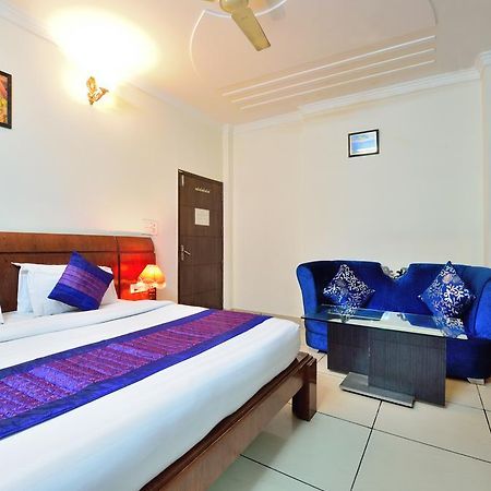 Centra Inn New Delhi Bagian luar foto