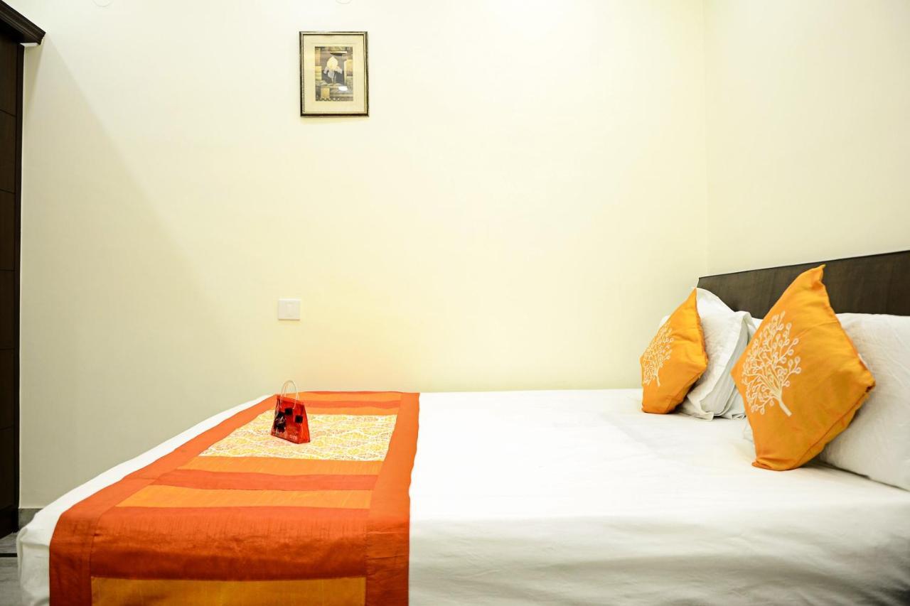 Centra Inn New Delhi Bagian luar foto