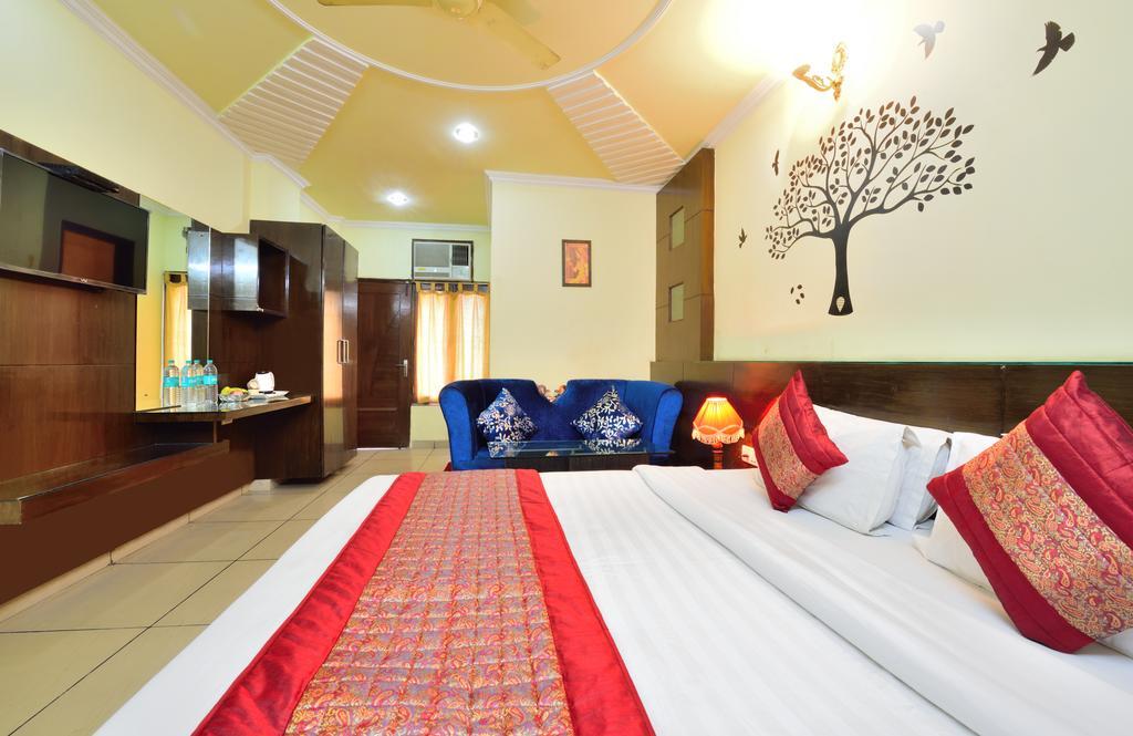 Centra Inn New Delhi Bagian luar foto