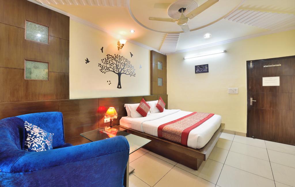 Centra Inn New Delhi Bagian luar foto