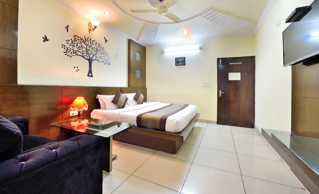 Centra Inn New Delhi Bagian luar foto