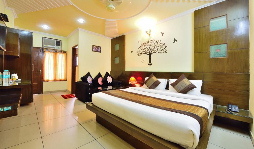 Centra Inn New Delhi Bagian luar foto