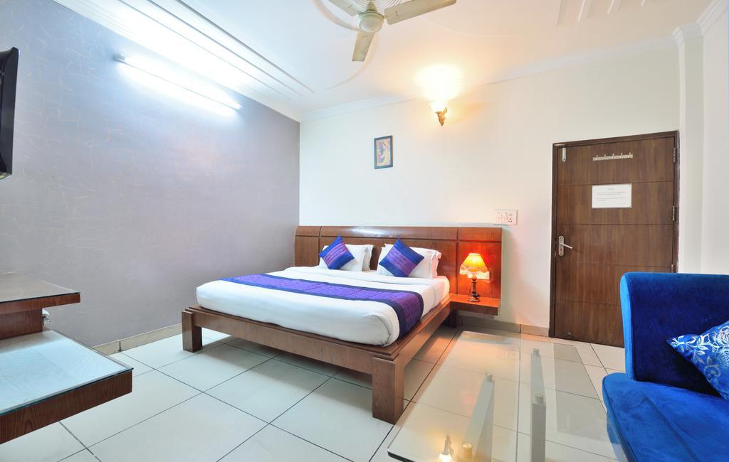 Centra Inn New Delhi Bagian luar foto