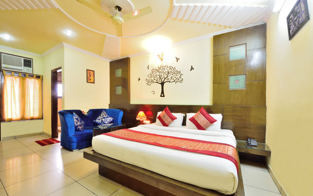 Centra Inn New Delhi Bagian luar foto